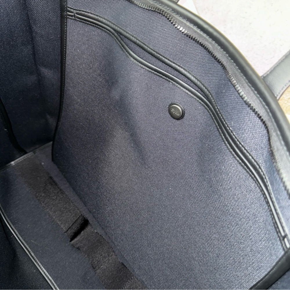 Salvatore Ferragamo Black Tote Bag made in Italy with dust bag - Picture 14 of 16